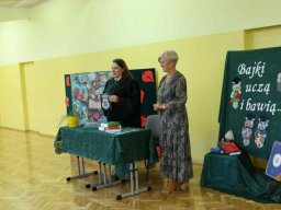 Rok szkolny 2025-2026 - 15 - Bajki ucza i bawia